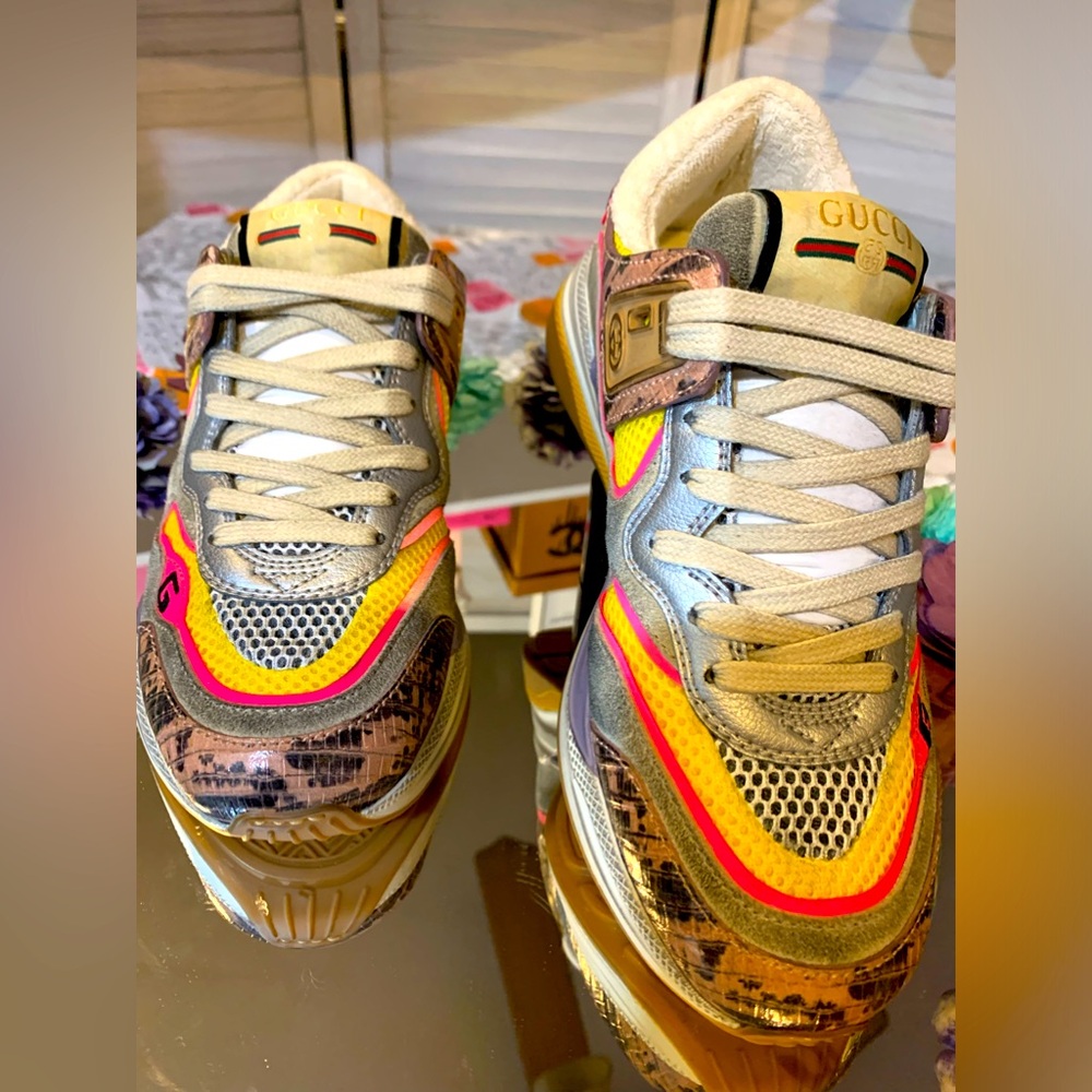 Euc!!Gucci/Python Skin Printed Sneakers - image 1